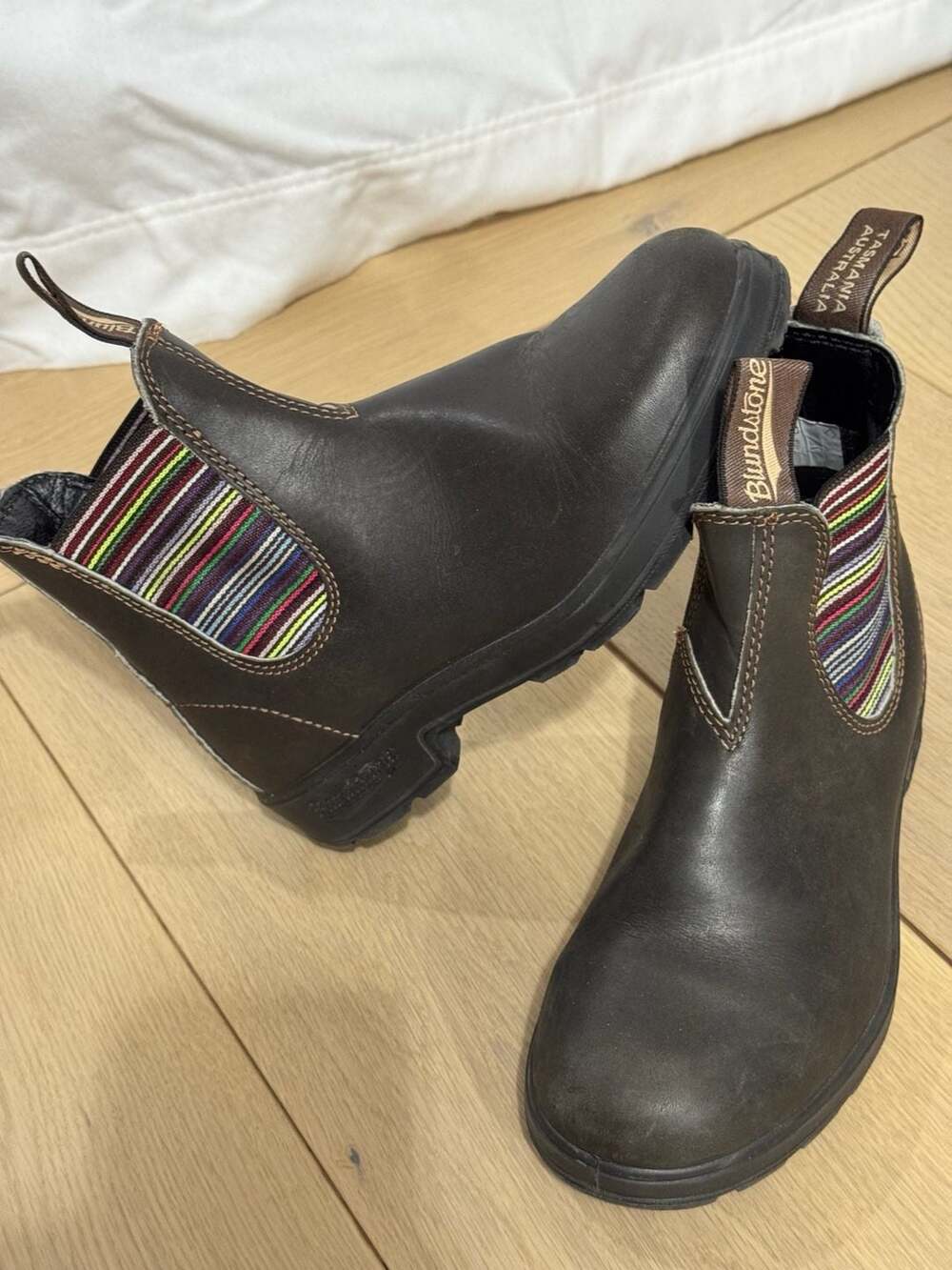 Blundstone 1409 Original Stout Brown Leather Chelsea Boots with Striped Elastic